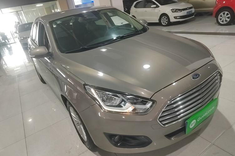 Used Ford Escort 2015 1.5L Automatic Comfort Edition Front Right 45 Deg