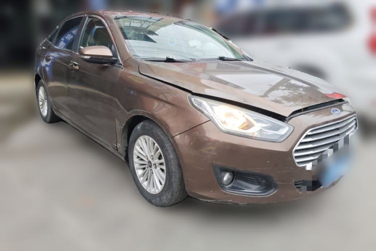 Used Ford Escort 2015 1.5L Automatic Comfort Edition Front Right 45 Deg