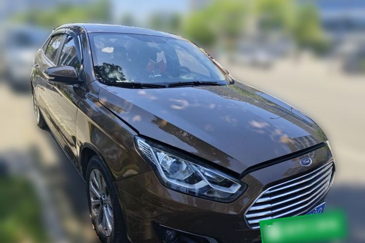 Used Ford Escort 2015 1.5L Automatic Fashion Model Front Right 45 Deg