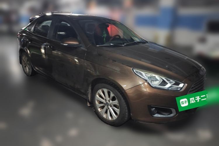Used Ford Escort 2015 1.5L Automatic Fashion Model Front Right 45 Deg