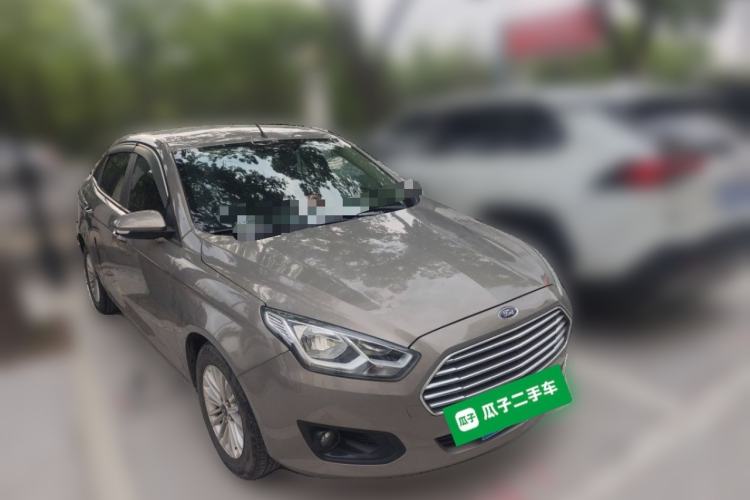 Used Ford Escort 2015 1.5L Manual Comfort Model Front Right 45 Deg