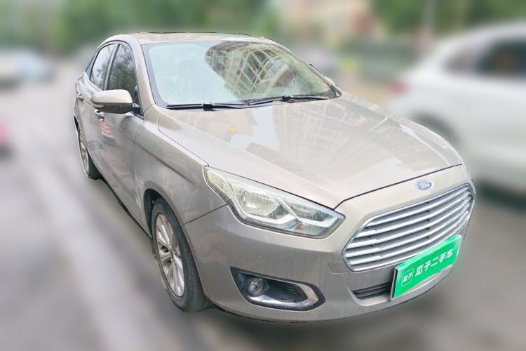 Used Ford Escort 2015 1.5L Automatic Fashion Model Front Right 45 Deg