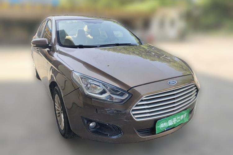 Used Ford Escort 2015 1.5L Automatic Comfort Edition Front Right 45 Deg