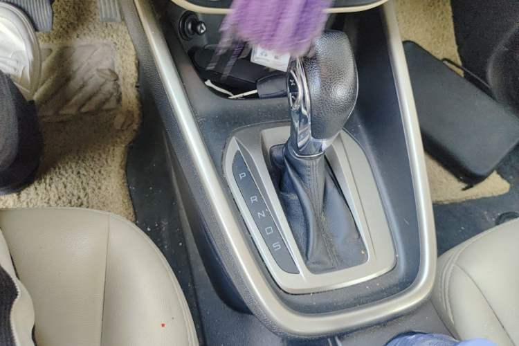 Used Ford Escort 2015 1.5L Automatic Comfort Edition Gear Lever