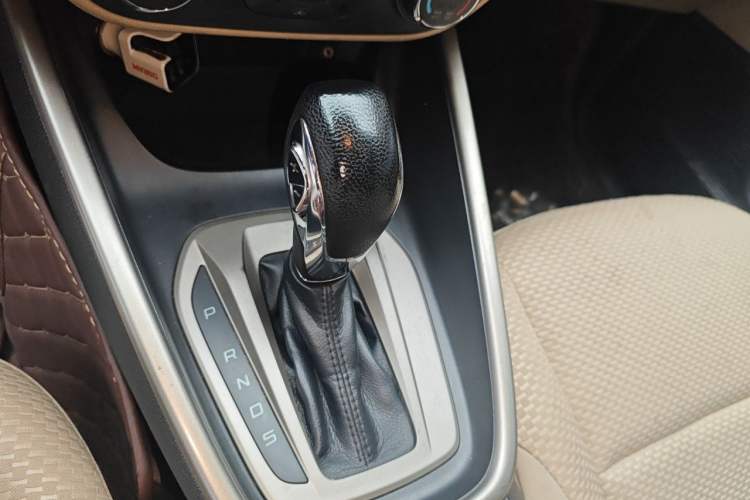 Used Ford Escort 2015 1.5L Automatic Comfort Edition Gear Lever