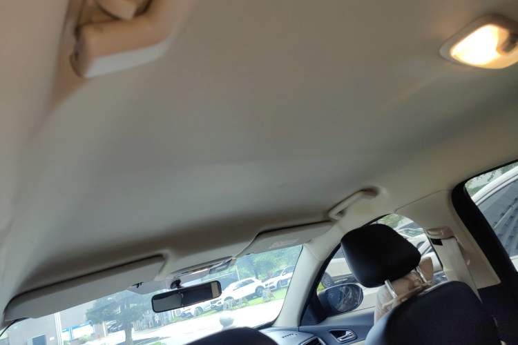 Used Ford Escort 2015 1.5L Automatic Comfort Edition Headliner