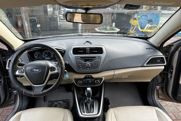 Used Ford Escort 2015 1.5L Automatic Fashion Model Interior 1