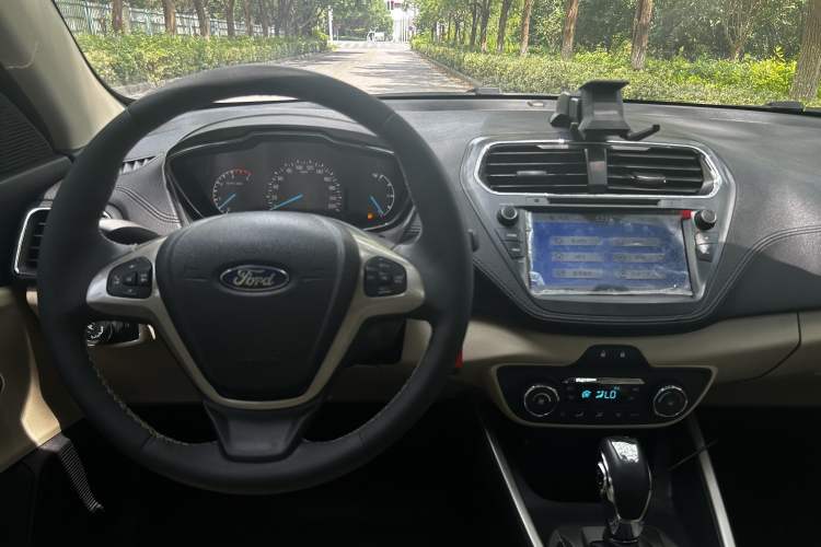 Used Ford Escort 2015 1.5L Automatic Comfort Edition Interior 2