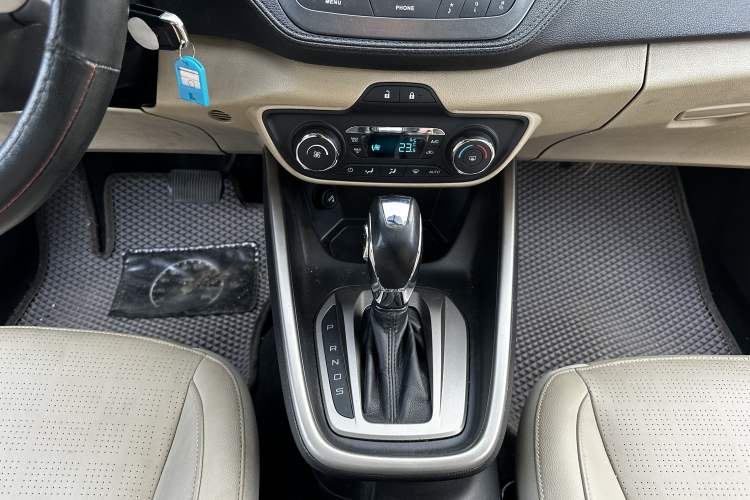 Used Ford Escort 2015 1.5L Automatic Fashion Model Interior 2