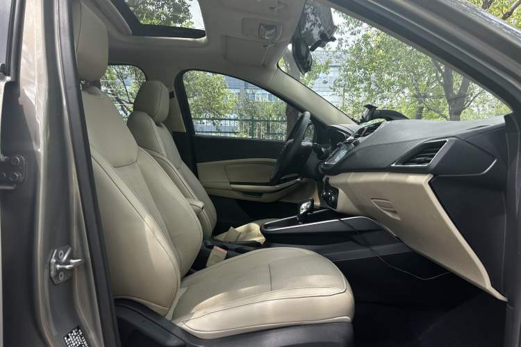 Used Ford Escort 2015 1.5L Automatic Comfort Edition Interior 4