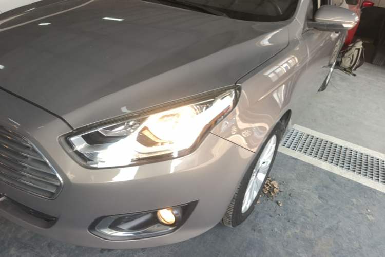Used Ford Escort 2015 1.5L Automatic Fashion Model Left Front Headlight