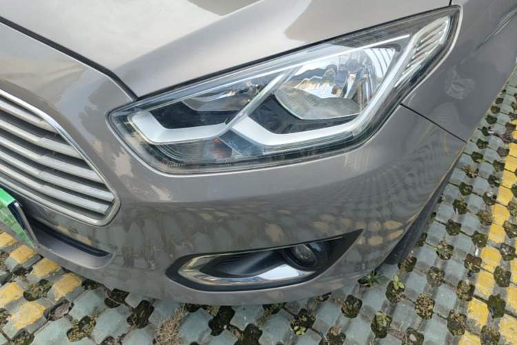 Used Ford Escort 2015 1.5L Automatic Fashion Model Left Front Headlight