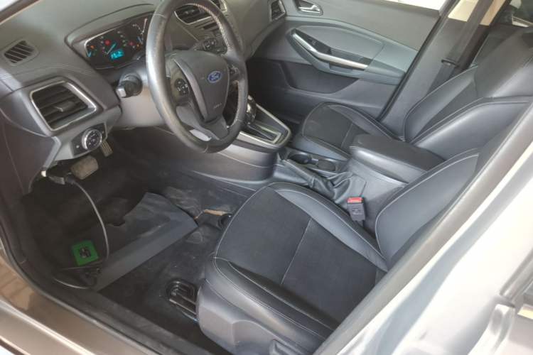 Used Ford Escort 2015 1.5L Automatic Fashion Model Left Front Seat