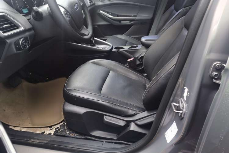 Used Ford Escort 2015 1.5L Automatic Fashion Model Left Front Seat