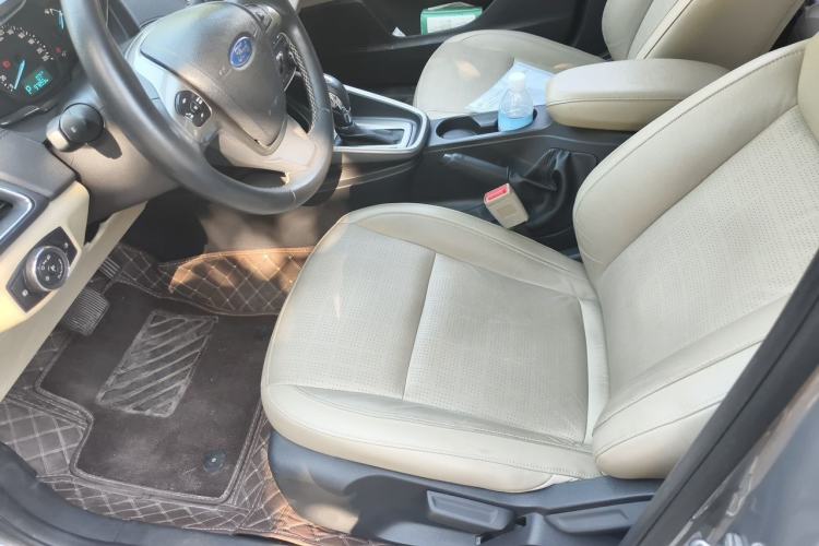 Used Ford Escort 2015 1.5L Automatic Fashion Model Left Front Seat