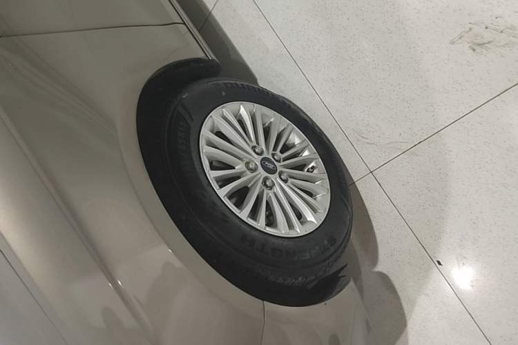 Used Ford Escort 2015 1.5L Automatic Comfort Edition Left Front Wheel Hub