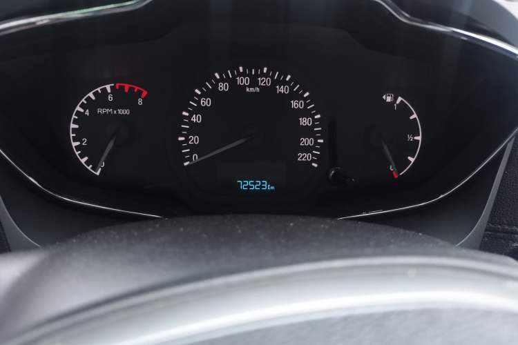 Used Ford Escort 2015 1.5L Automatic Fashion Model Odometer Close Up