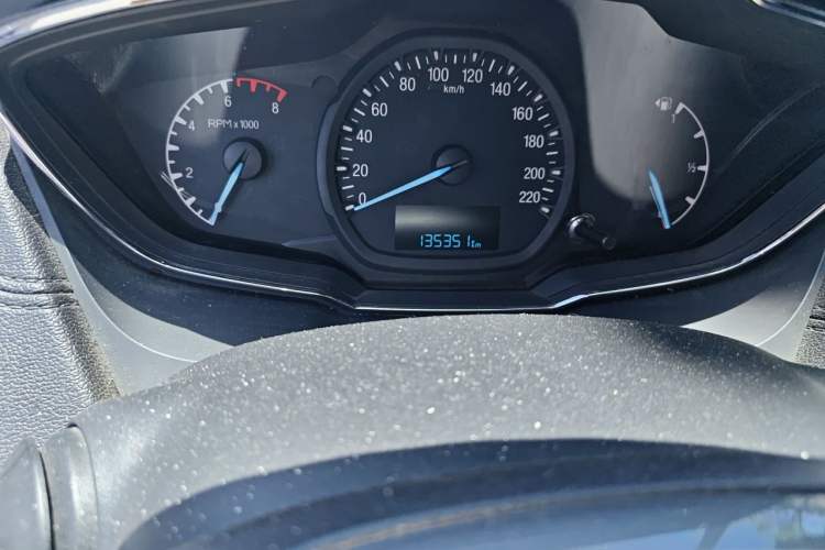Used Ford Escort 2015 1.5L Automatic Fashion Model Odometer Close Up