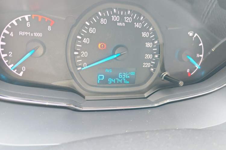Used Ford Escort 2015 1.5L Automatic Fashion Model Odometer Close Up