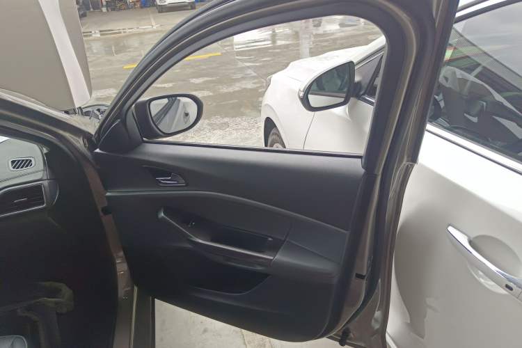 Used Ford Escort 2015 1.5L Manual Fashion Edition Right Front Door Interior