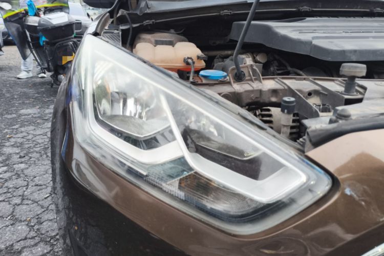 Used Ford Escort 2015 1.5L Manual Comfort Model Right Front Headlight