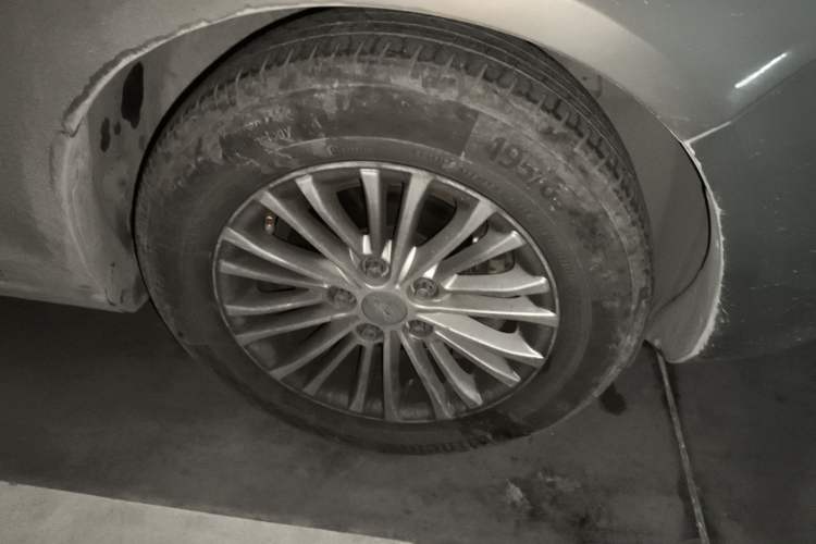 Used Ford Escort 2015 1.5L Automatic Comfort Edition Right Front Wheel Hub