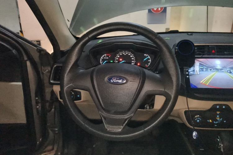 Used Ford Escort 2015 1.5L Automatic Comfort Edition Steering Wheel