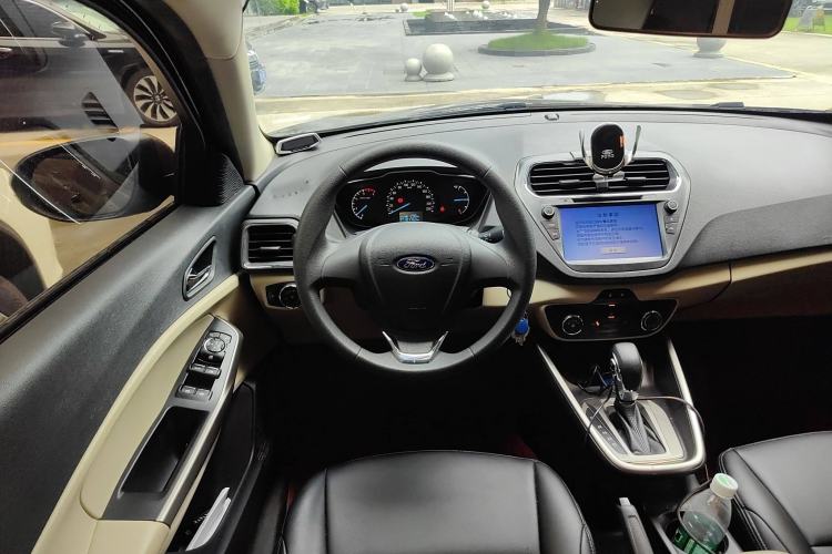 Used Ford Escort 2015 1.5L Automatic Comfort Edition Steering Wheel