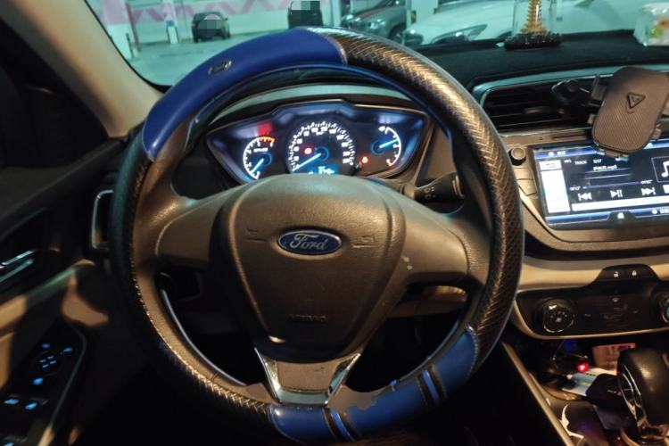 Used Ford Escort 2015 1.5L Automatic Comfort Edition Steering Wheel