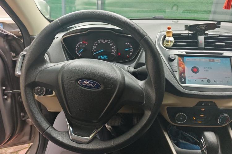 Used Ford Escort 2015 1.5L Automatic Comfort Edition Steering Wheel