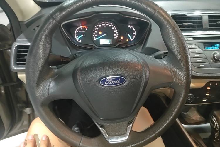 Used Ford Escort 2015 1.5L Automatic Comfort Edition Steering Wheel