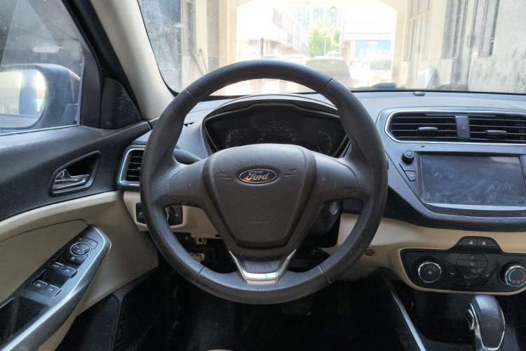 Used Ford Escort 2015 1.5L Automatic Comfort Edition Steering Wheel