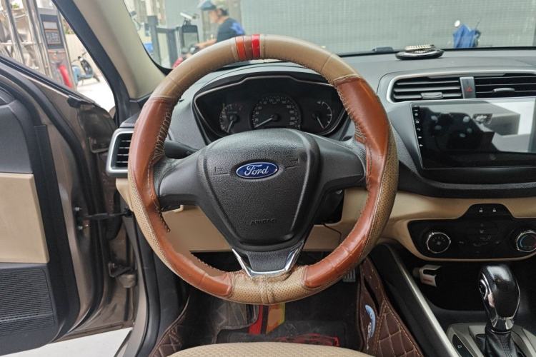 Used Ford Escort 2015 1.5L Automatic Comfort Edition Steering Wheel
