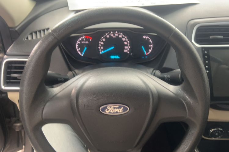Used Ford Escort 2015 1.5L Automatic Comfort Edition Steering Wheel