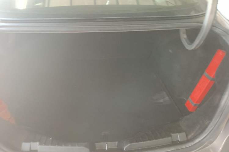 Used Ford Escort 2015 1.5L Automatic Fashion Model Trunk