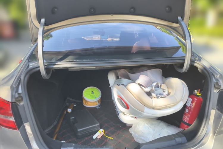 Used Ford Escort 2015 1.5L Automatic Fashion Model Trunk