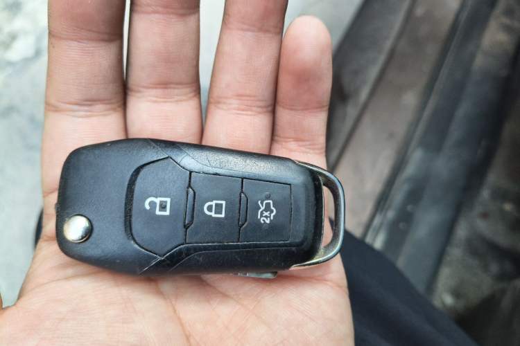 Used Ford Escort 2015 1.5L Automatic Comfort Edition Vehicle Key