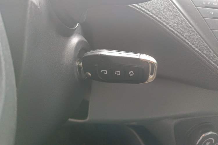 Used Ford Escort 2015 1.5L Manual Fashion Edition Vehicle Key