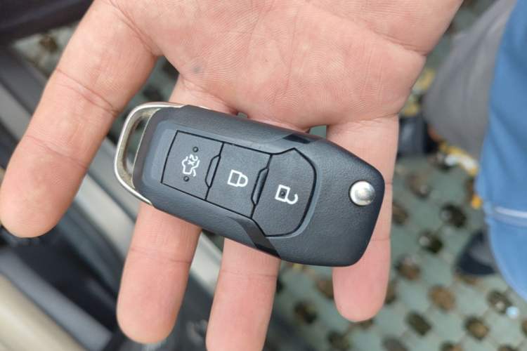 Used Ford Escort 2015 1.5L Automatic Fashion Model Vehicle Key