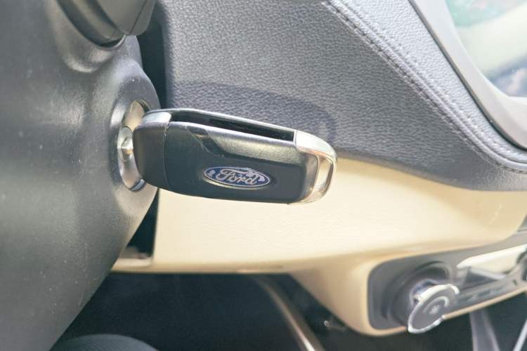 Used Ford Escort 2015 1.5L Automatic Fashion Model Vehicle Key