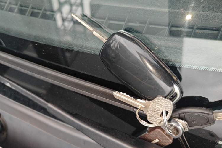 Used Ford Escort 2015 1.5L Automatic Comfort Edition Vehicle Key