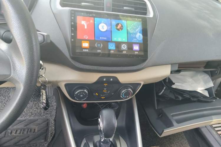 Used Ford Escort 2015 1.5L Automatic Comfort Edition Audio And AC Panel