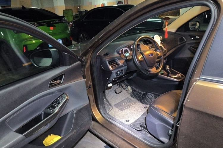 Used Ford Escort 2015 1.5L Automatic Fashion Model Driver Seat