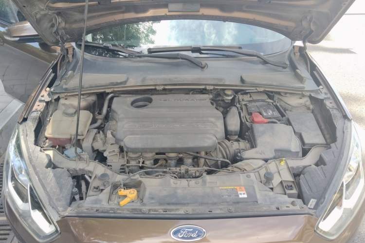 Used Ford Escort 2015 1.5L Automatic Comfort Edition Engine Bay