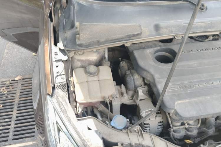 Used Ford Escort 2015 1.5L Automatic Comfort Edition Engine Bay Right