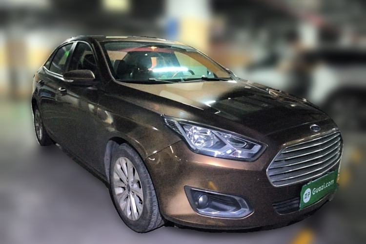 Used Ford Escort 2015 1.5L Automatic Fashion Model Front Right 45 Deg