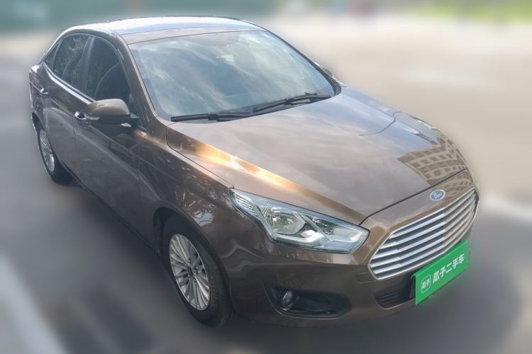 Used Ford Escort 2015 1.5L Automatic Comfort Edition Front Right 45 Deg