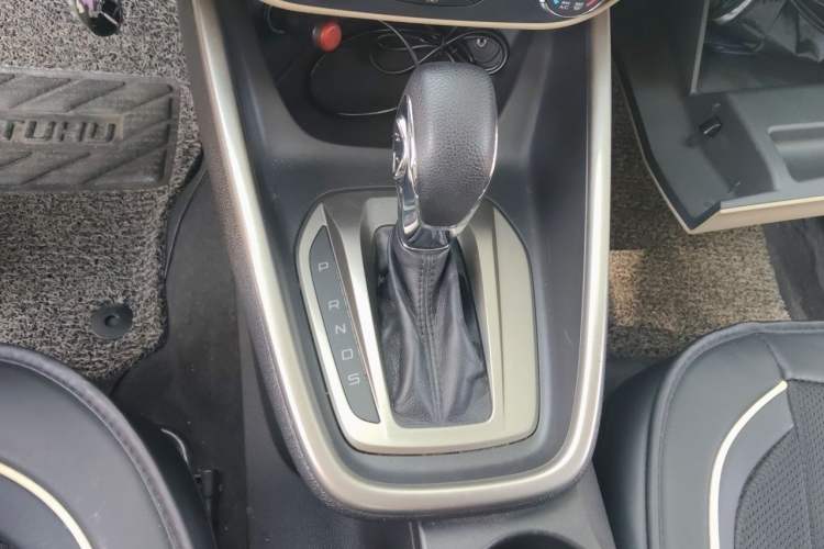 Used Ford Escort 2015 1.5L Automatic Comfort Edition Gear Lever