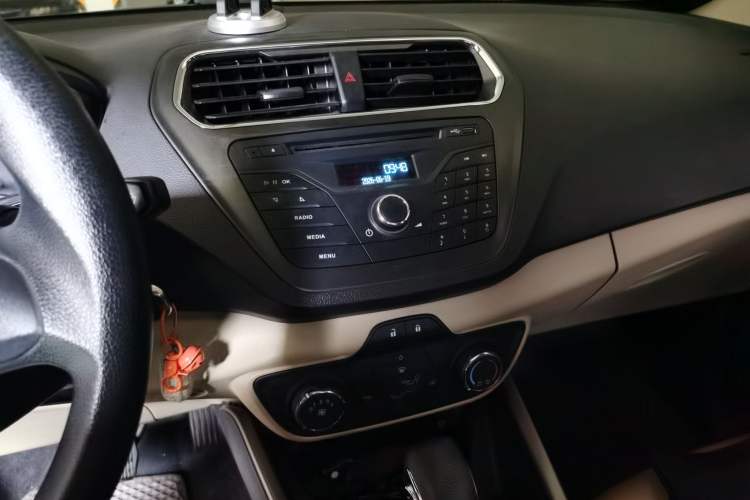 Used Ford Escort 2015 1.5L Automatic Fashion Model Audio And AC Panel