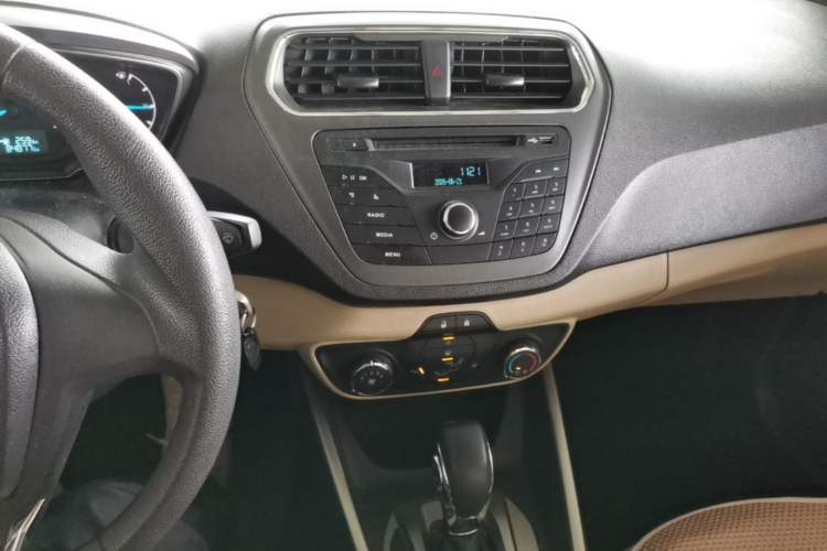 Used Ford Escort 2015 1.5L Automatic Comfort Edition Audio And AC Panel